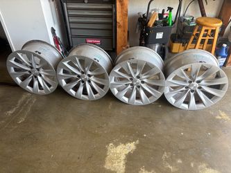 Tesla Model X 20 inches