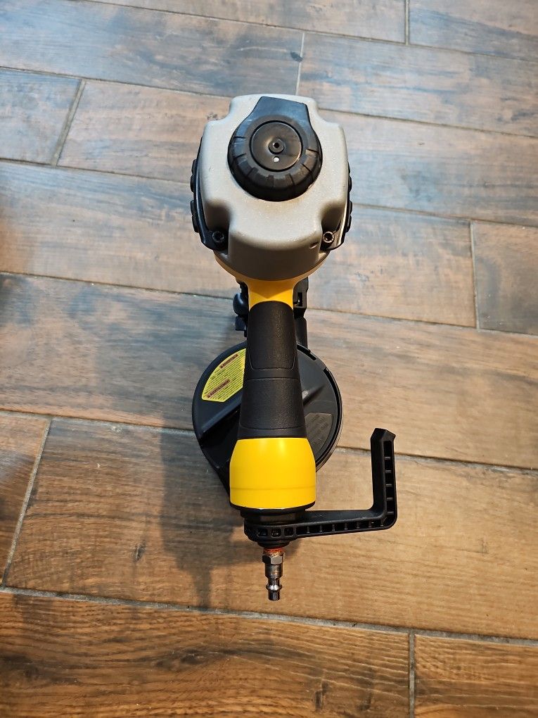 DEWALT Pneumatic 15Degree Coil Siding Nailer for Sale in Balch Springs