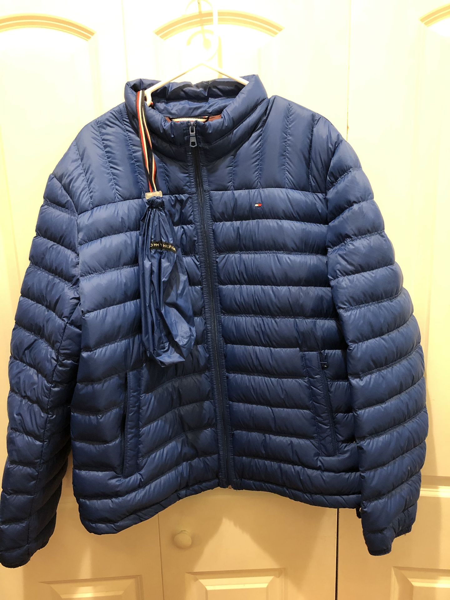Tommy Hilfiger men’s down jacket XL new with tags!