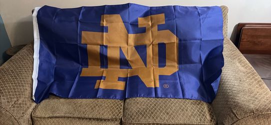 NEW 3 X 5 NOTRE DAME FIGHTING IRISH FLAG ( OTHER TEAMS AVAILABLE)