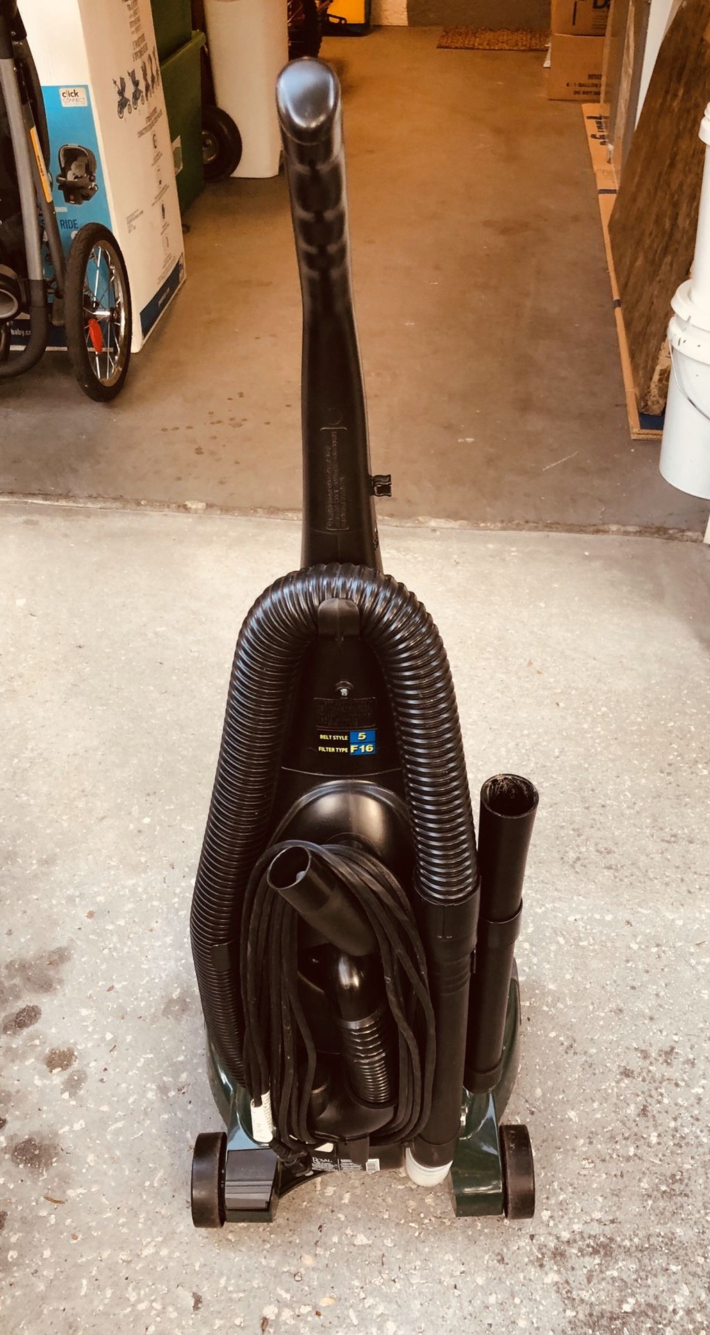 Vacuum Cleaner/Dirt Devil Envision Wide Glide Promotion 35 for Sale