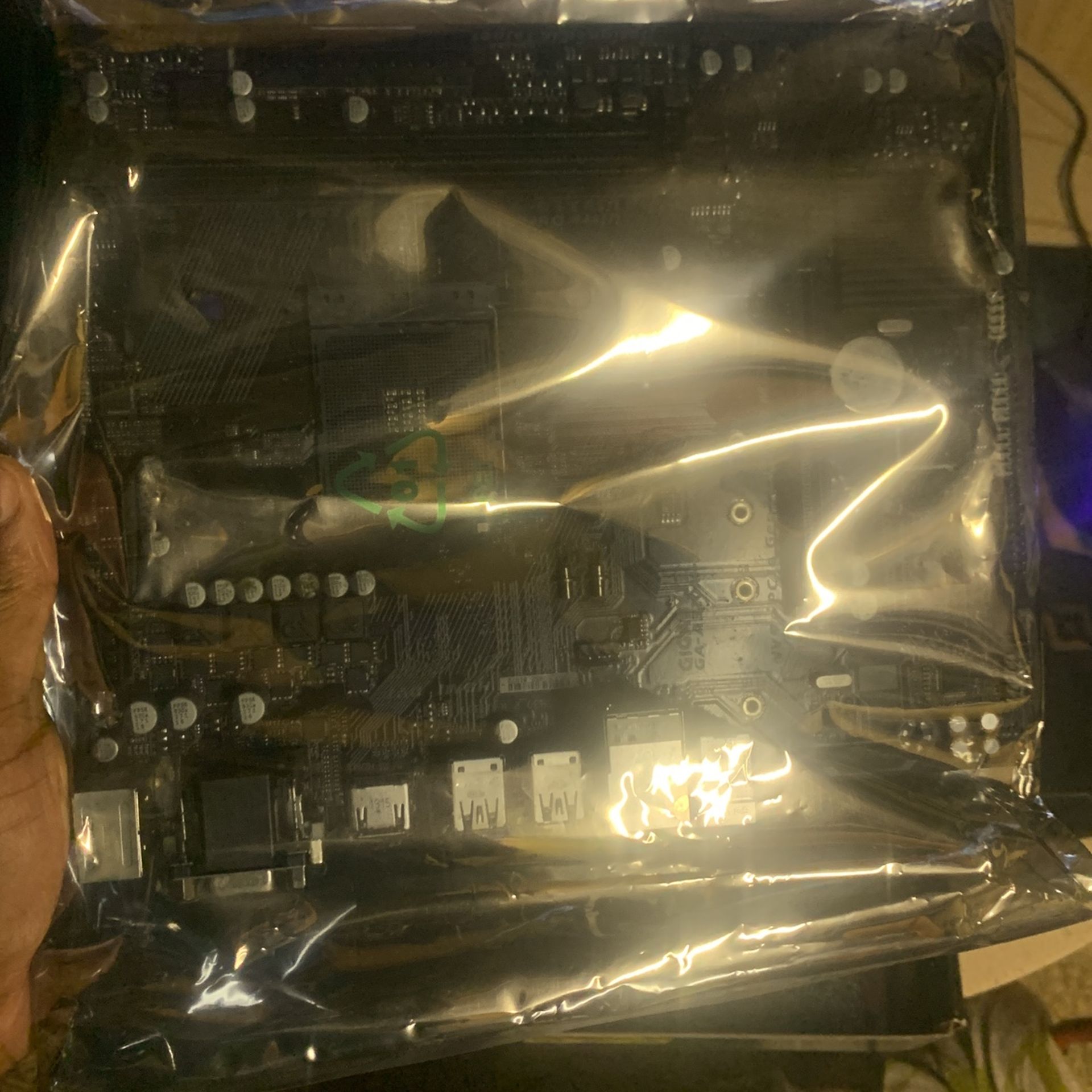 Gigabyte GA-A320M-S2H MICRO ATX MOTHERBOARD