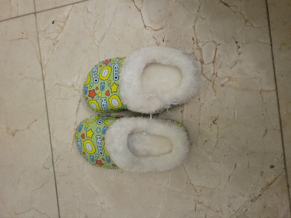 Size: 2 Slipers