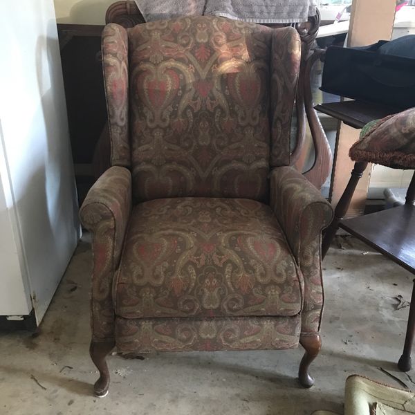 Lazy Boy Queen Anne Recliner for Sale in Columbus, MS OfferUp