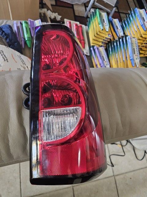 Brand new 2003 to 2007 chevrolet silverado 1500 passenger rear side