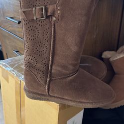 Size 9 Bear paw 