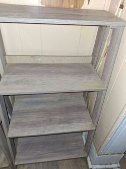 Wood stand 2 of them