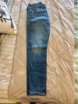 American Eagle Athletic Fit Jeans (32x32”)