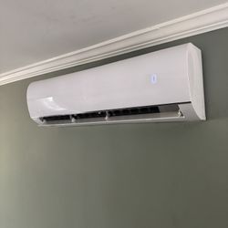 Midea Wall AC/Heat unit with mini split