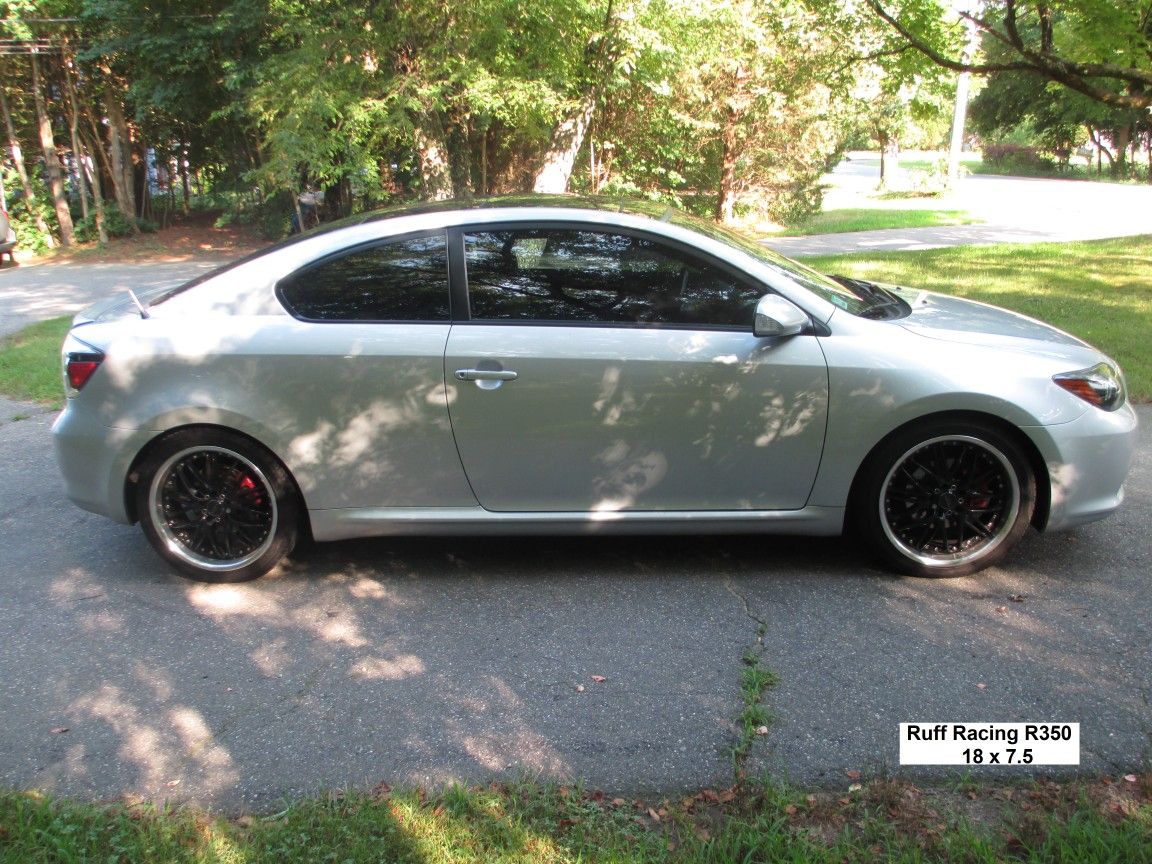 18" Rims - Black w/ Chrome Lip