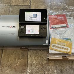 Nintendo 3DS With Original Box 