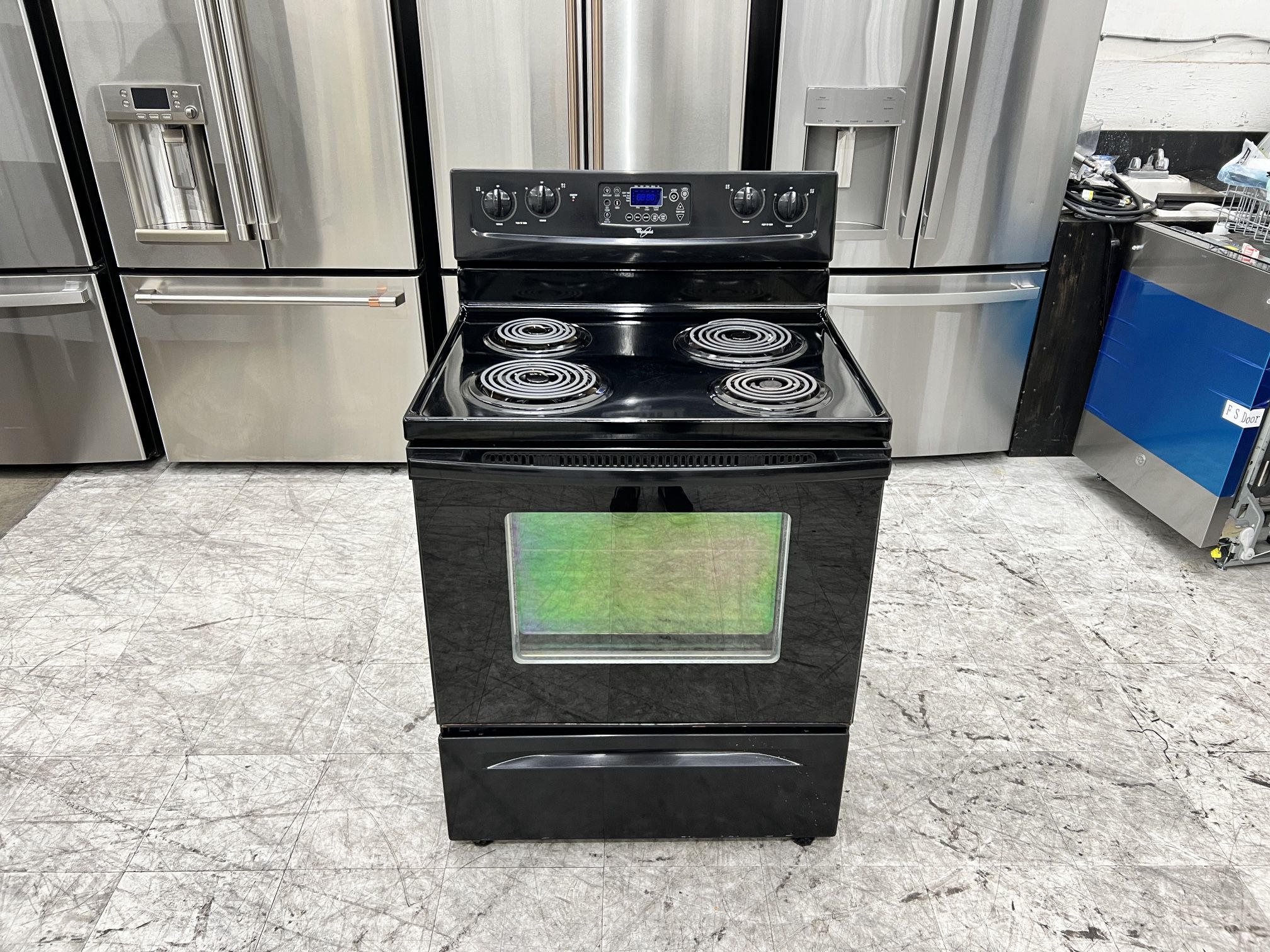 Whirlpool electric stove range in black 