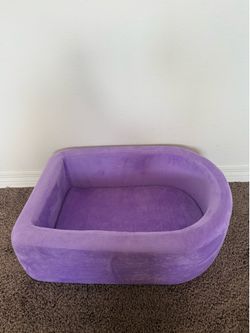 Small ball pit
