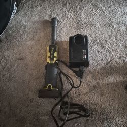 Snap On Ratchet 3/8 W/battery AND CHARGER