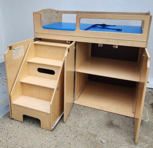 Lakeshore Toddler/Baby Changing Table