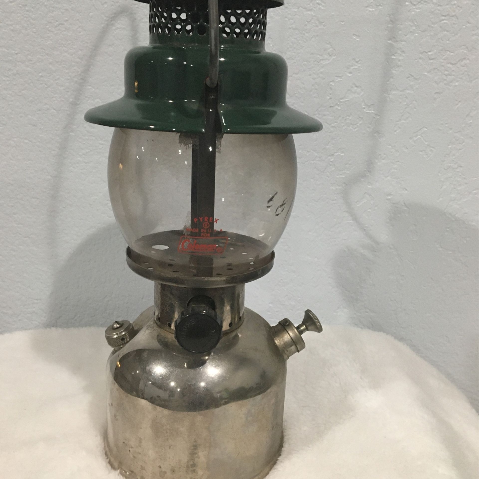 Vintage Coleman Lamp Made By Pyrex