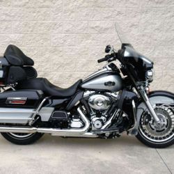 Ultra Classic Harley Davidson FLHTCO 2013 Midnight/brilliant Silver