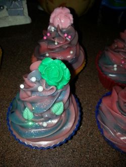 Cupcake soaps island kiss