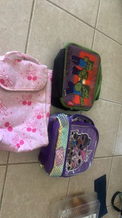 School lunch pails