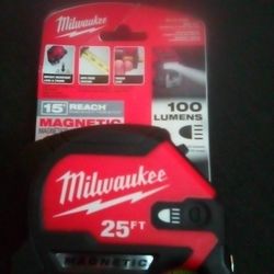 Milwaukee 25ft 100 Lumens Tape Measure