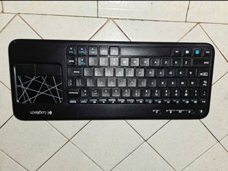 Logitech K400r keyboard