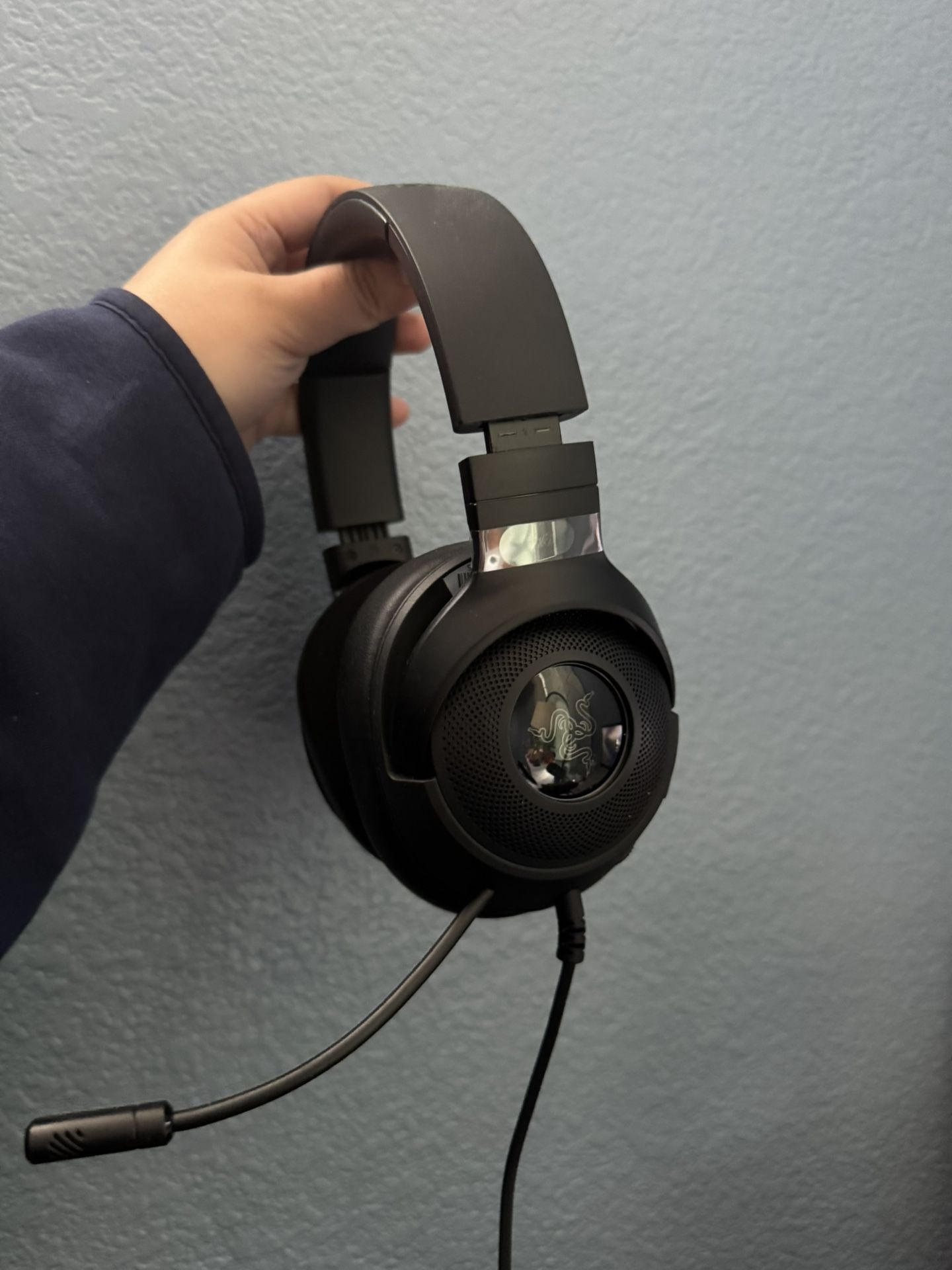 Razer Kraken V3 X and Razer Basilisk VS Hyperspeed X