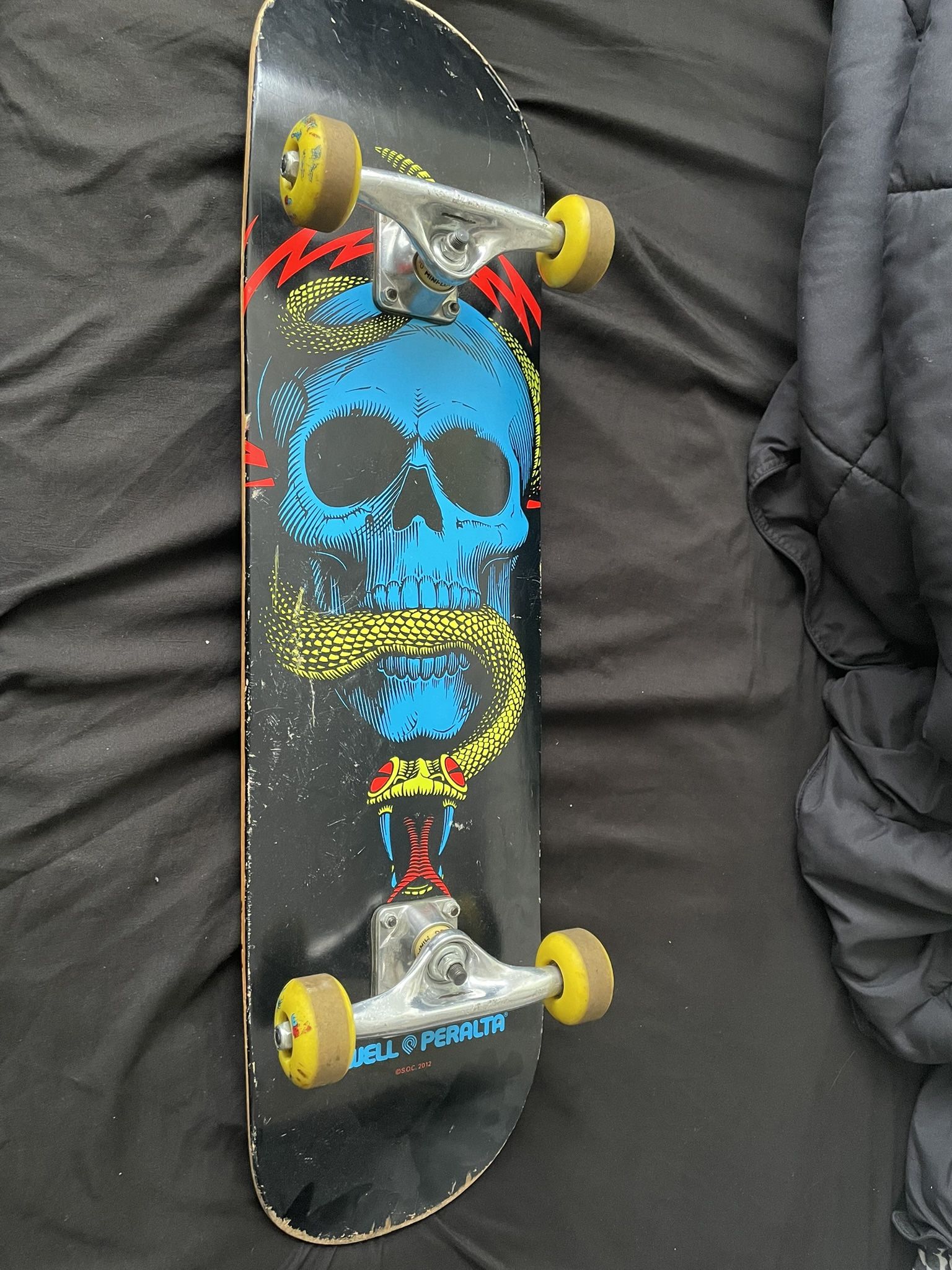 2012 POWELL PERALTA BLUE SKULL AND YELLOW SNAKE COMPLETE LIKE NEW