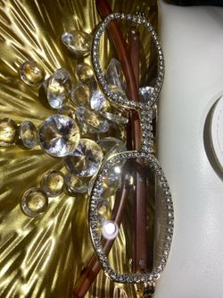 Millionaire Celebrity Glasses “Look Like Money” One (1) Unisex wooden frame with sparkling lab, diamond ice trim. Comes with a white protective case f