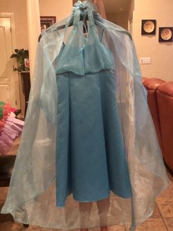 Vestido 👗 de satin y capa echa a mano de organza con estrellas 🌟 bolsa de frozen