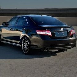 Toyota Camry SE Amazing 2011