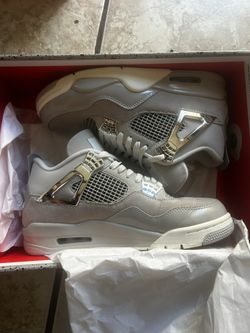 Jordan 4 Frozen Moment 