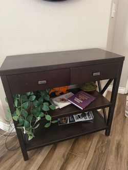 Entry way table