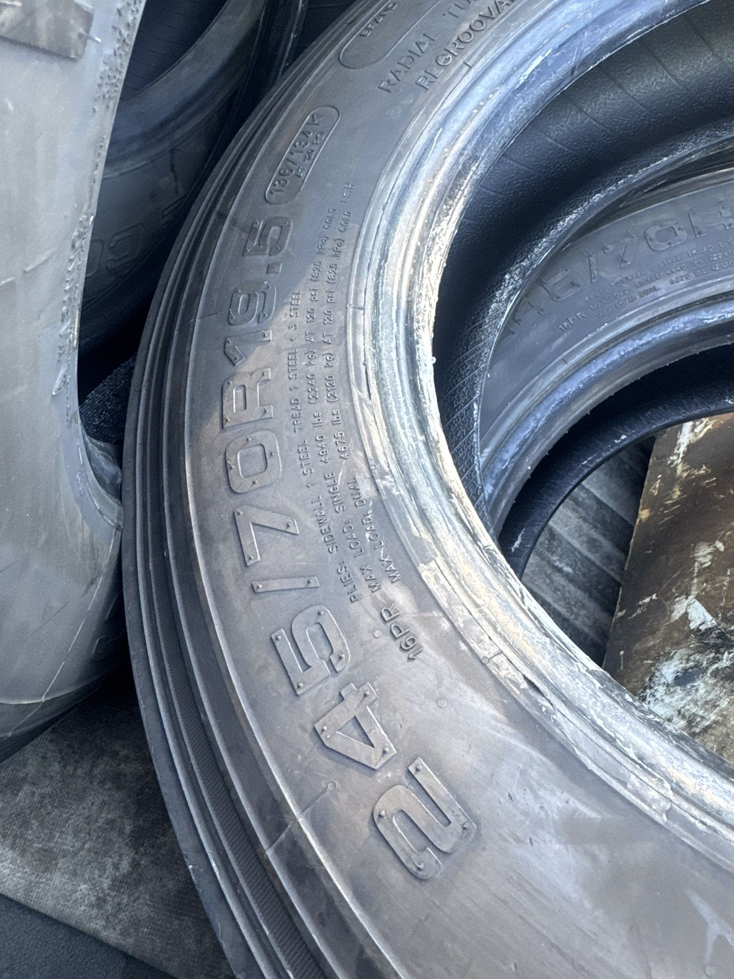 245/70r19.5
