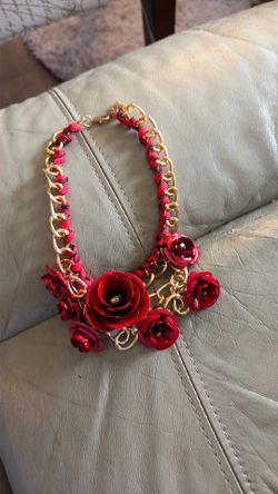 Rose necklace
