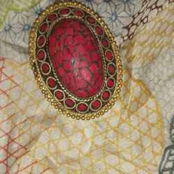 antique coral stone decorated necklace