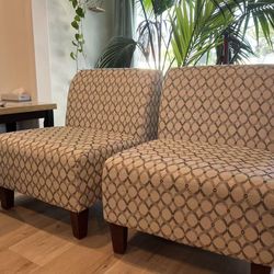 Costco two single sofas+free coffee table