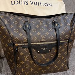 Louis Vuitton Authentic Monogram Tournelle MM