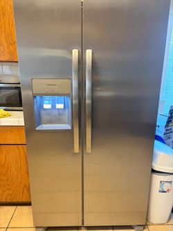 Frigidaire FRSS26L3AFA Refrigerator