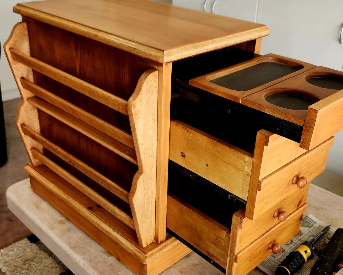 1970'S Amish Oak End Table/Magazine Rack