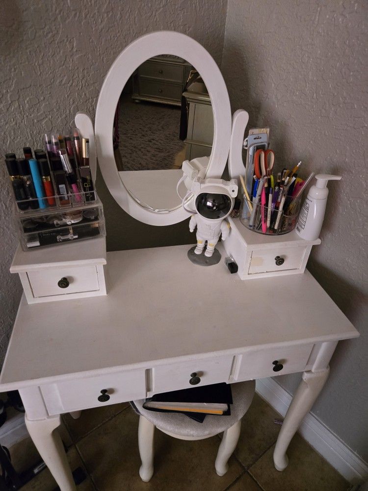 Makeup Vanity 