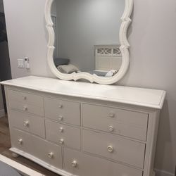Off White Dresser With Mirror