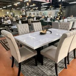 Selling New Dining Set 
