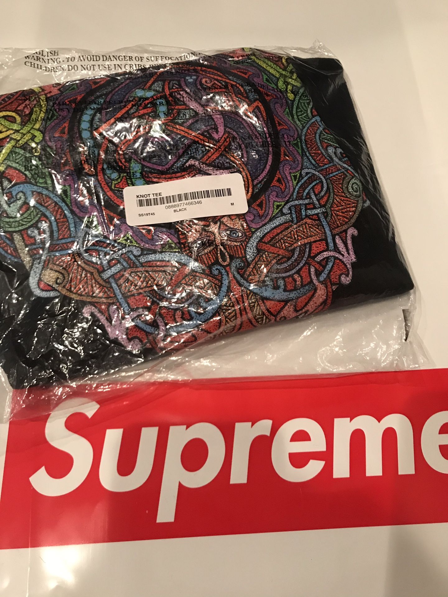 Supreme knot top tee black