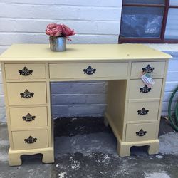 Sweet And Petite Desk/Vanity In Solid Pine.