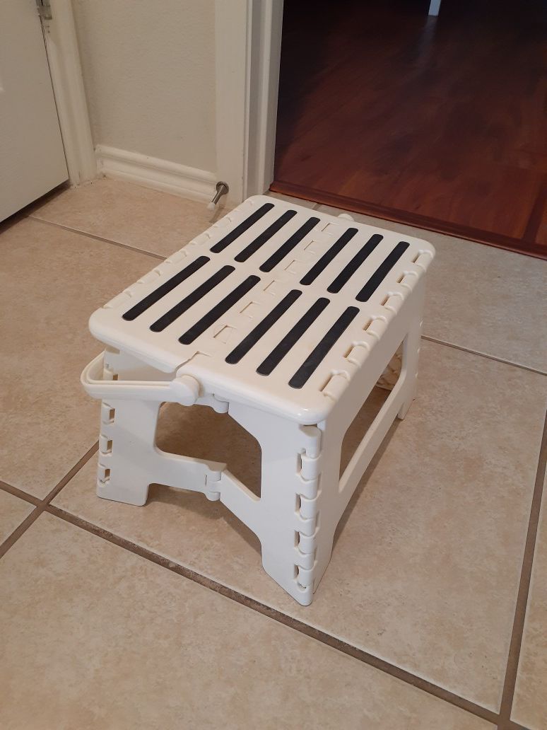 kid fold chair. folding step stool with handle