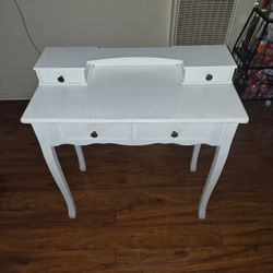 White Vanity Desk w/ Drawers – Cute & Sturdy