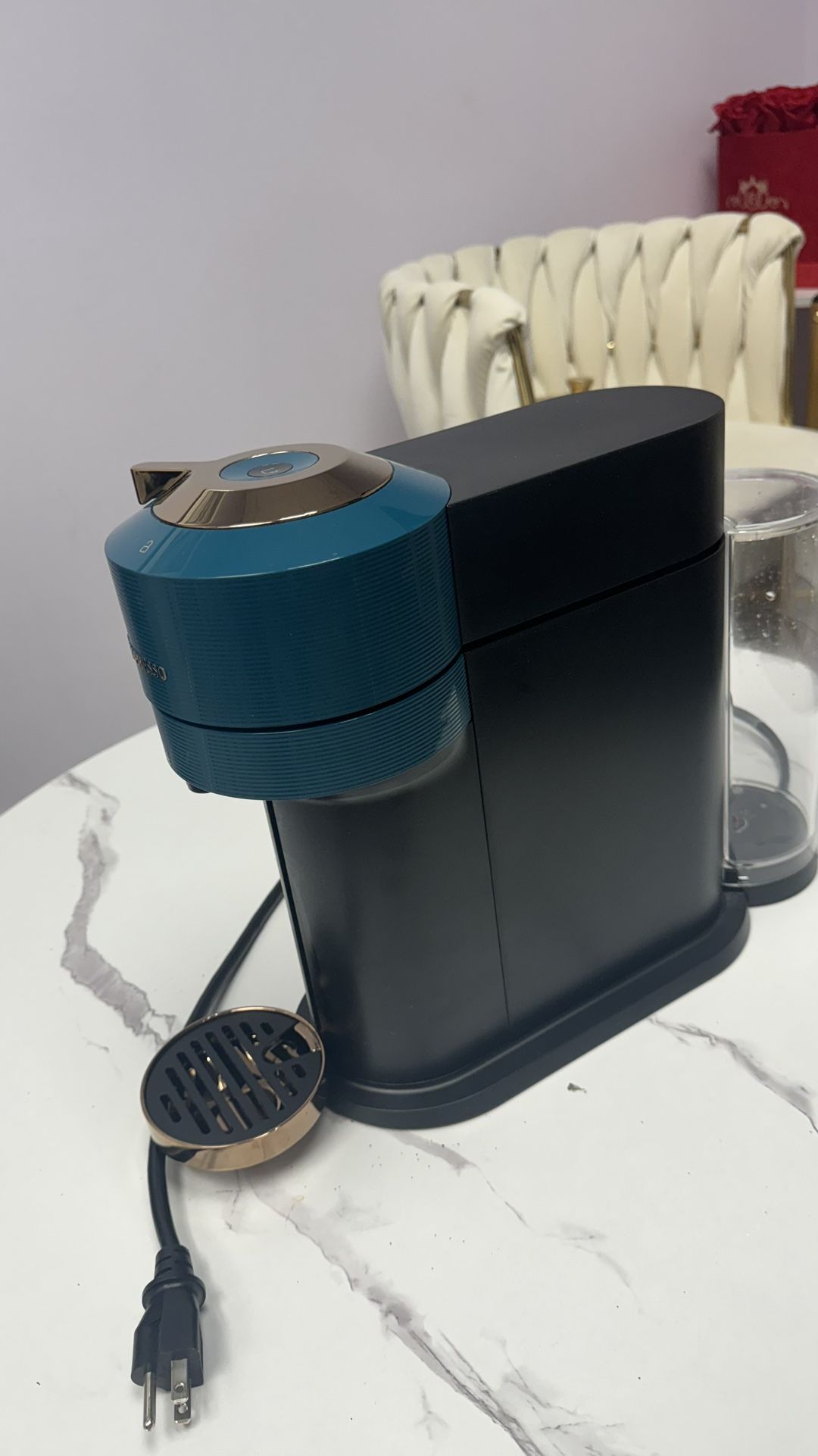 Nespresso Coffee Machine – Capsule System, Compact