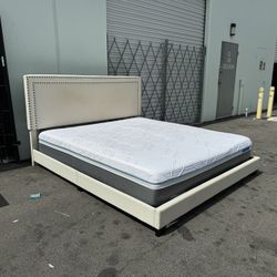 King Bed $360