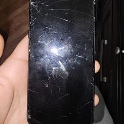Cracked iPhone 11 Pro Max Unlocked