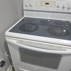 Frigidaire Electric Stove